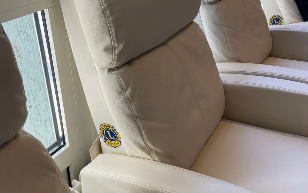 Le Lions Club a remis des fauteuils à la résidence Malgazon