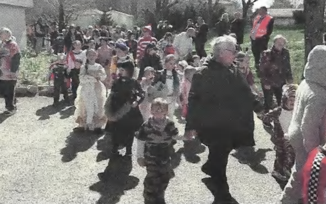 Les enfants ont fêté le carnaval avec les aînés