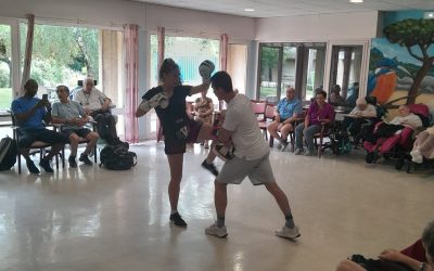 Démonstration de kickboxing avec Eva Guillot à l’Ehpad Le Grand Pré