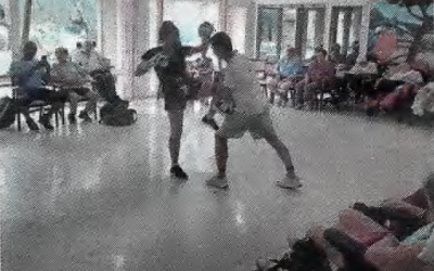 Démonstration de kickboxing à l’Ehpad
